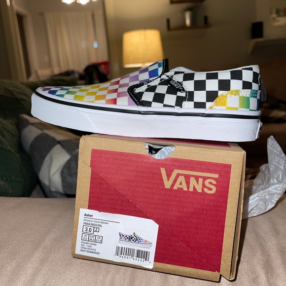 Girls size 3 Vans. - Picture 3 of 5